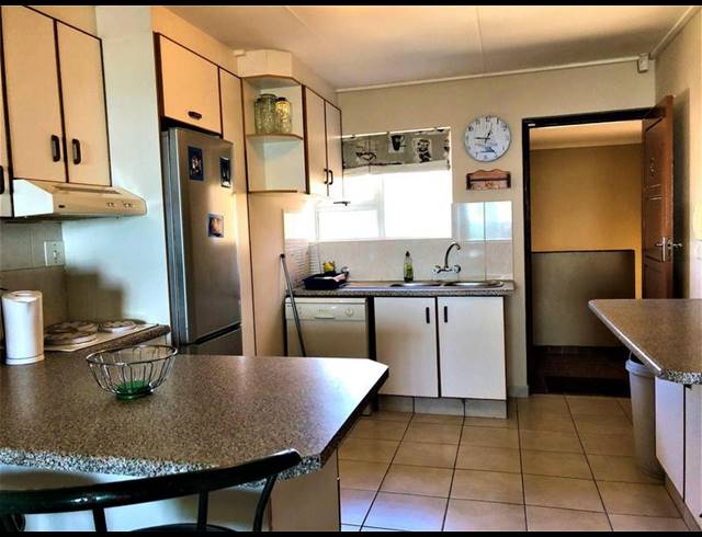 2 BEDROOM APARTMENT FOR SALE IN UVONGO